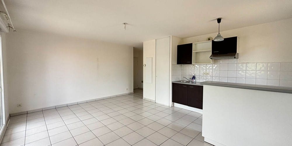 appartement à ST PIERRE DU MONT (40280)